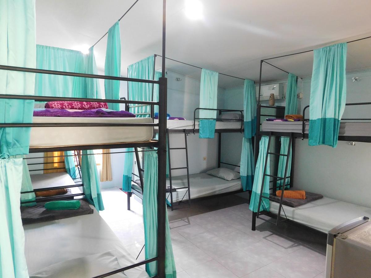 Ferienwohnung Belitung Backpacker Tanjung Pandan Exterior foto